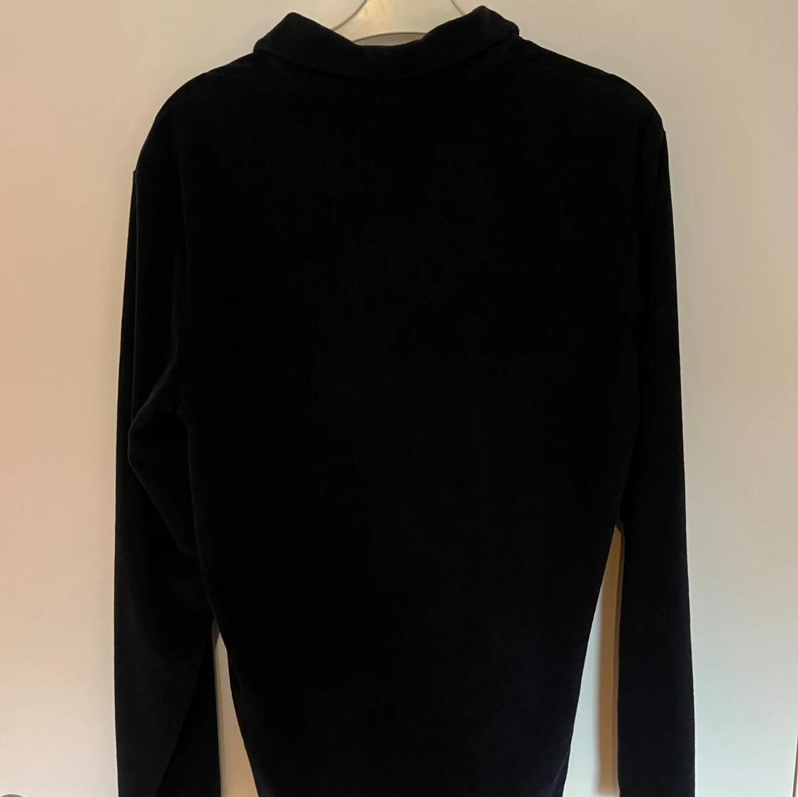 Svart pikétröja i frotté från H&M - 1