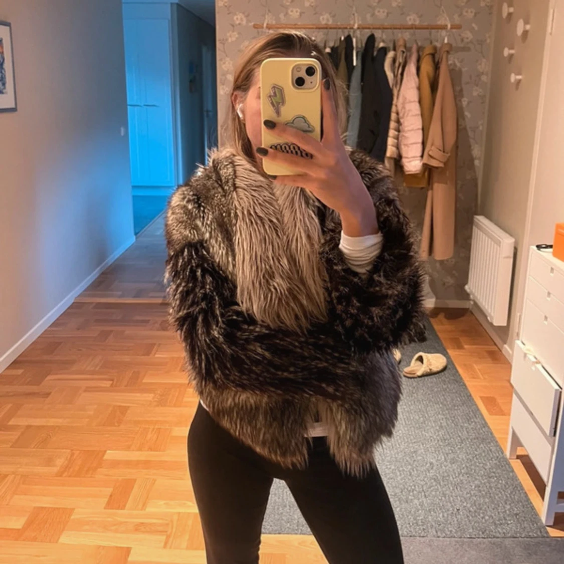 Fluffig pälsjacka från Zara Basic