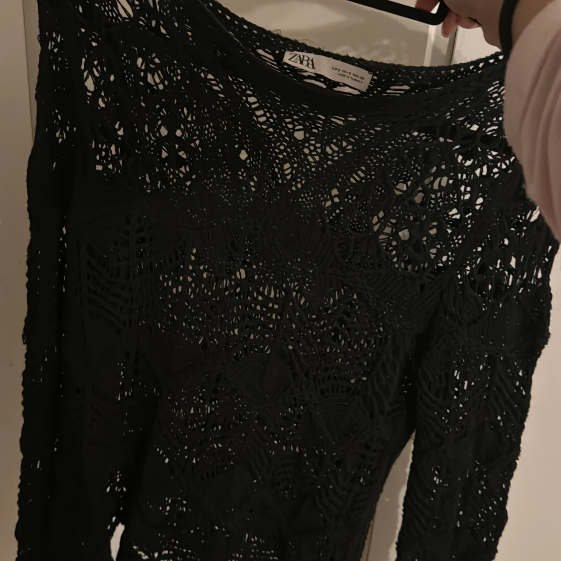 Svart virkad långärmad tröja från Zara - 1