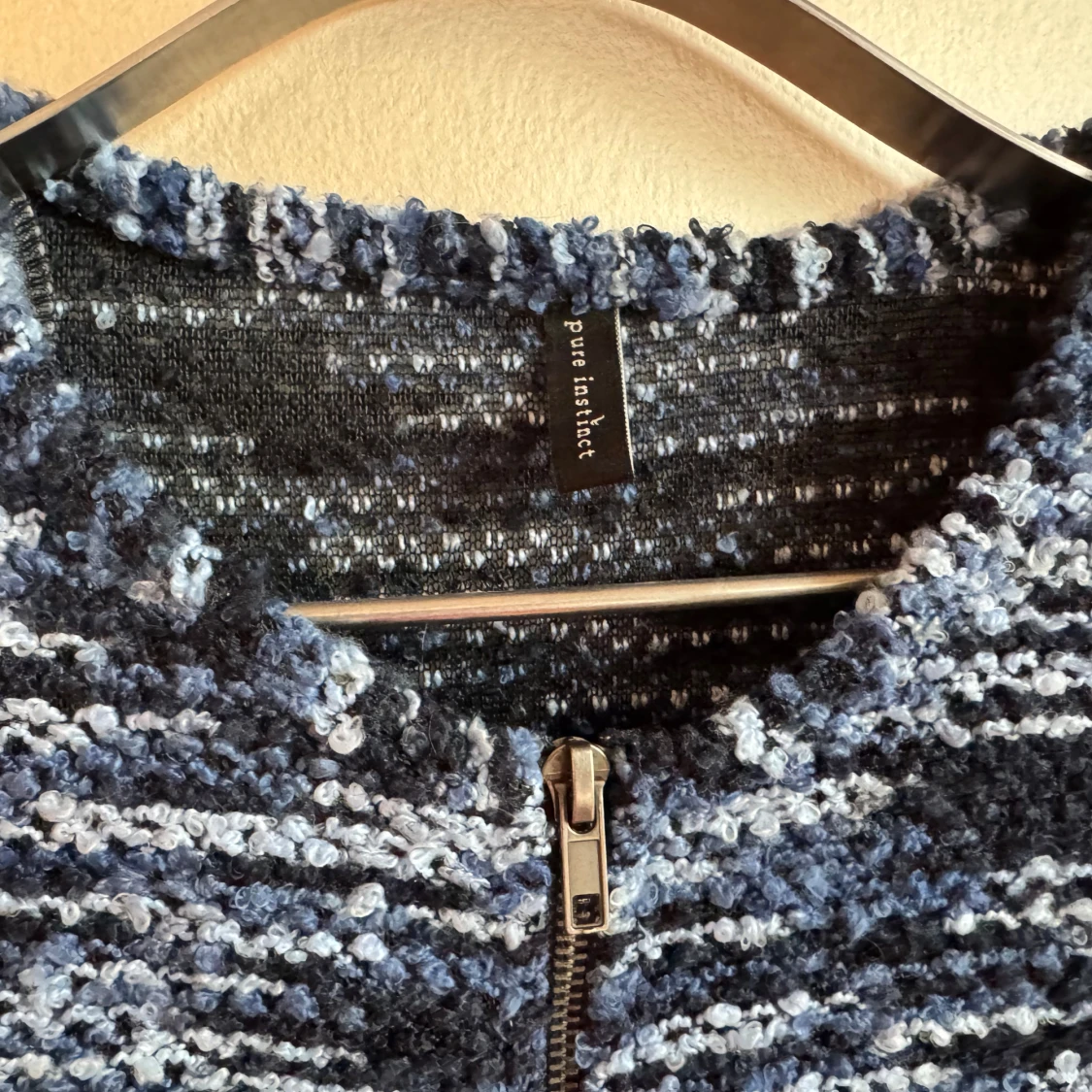 Blåmönstrad stickad kavaj  - 1