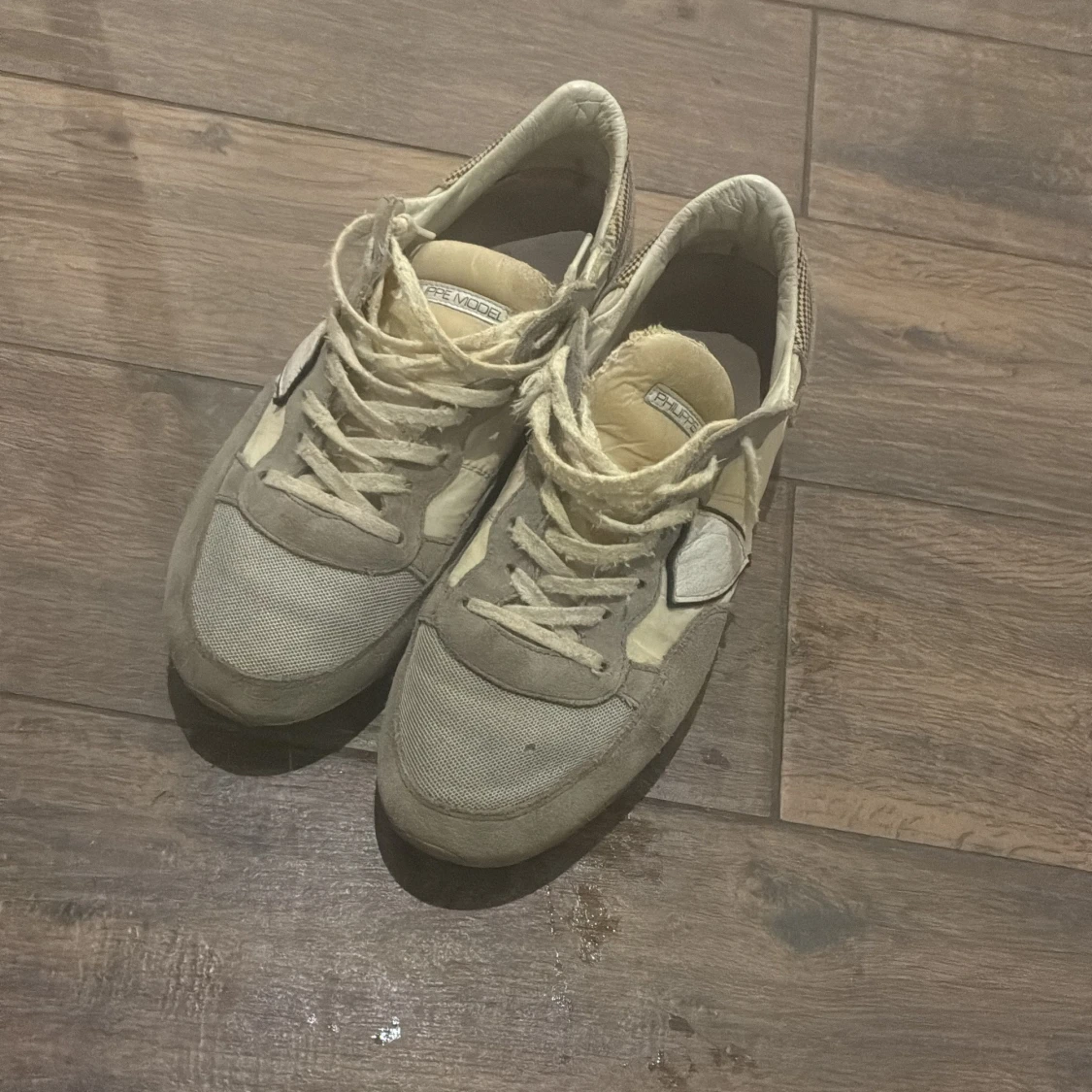 Beige sneakers från Philippe Model - 3