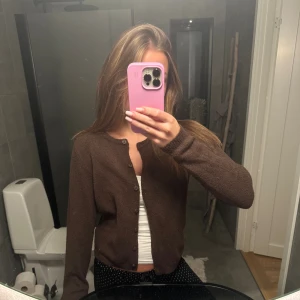 Kofta  - Brun kofta med knappar från lager 157, strl xs🩷🩷