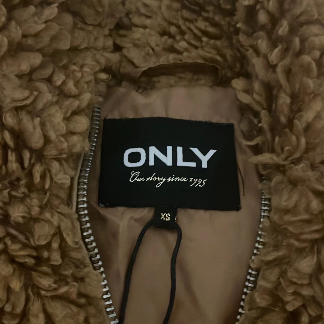 Brun teddyjacka från ONLY XS - 1