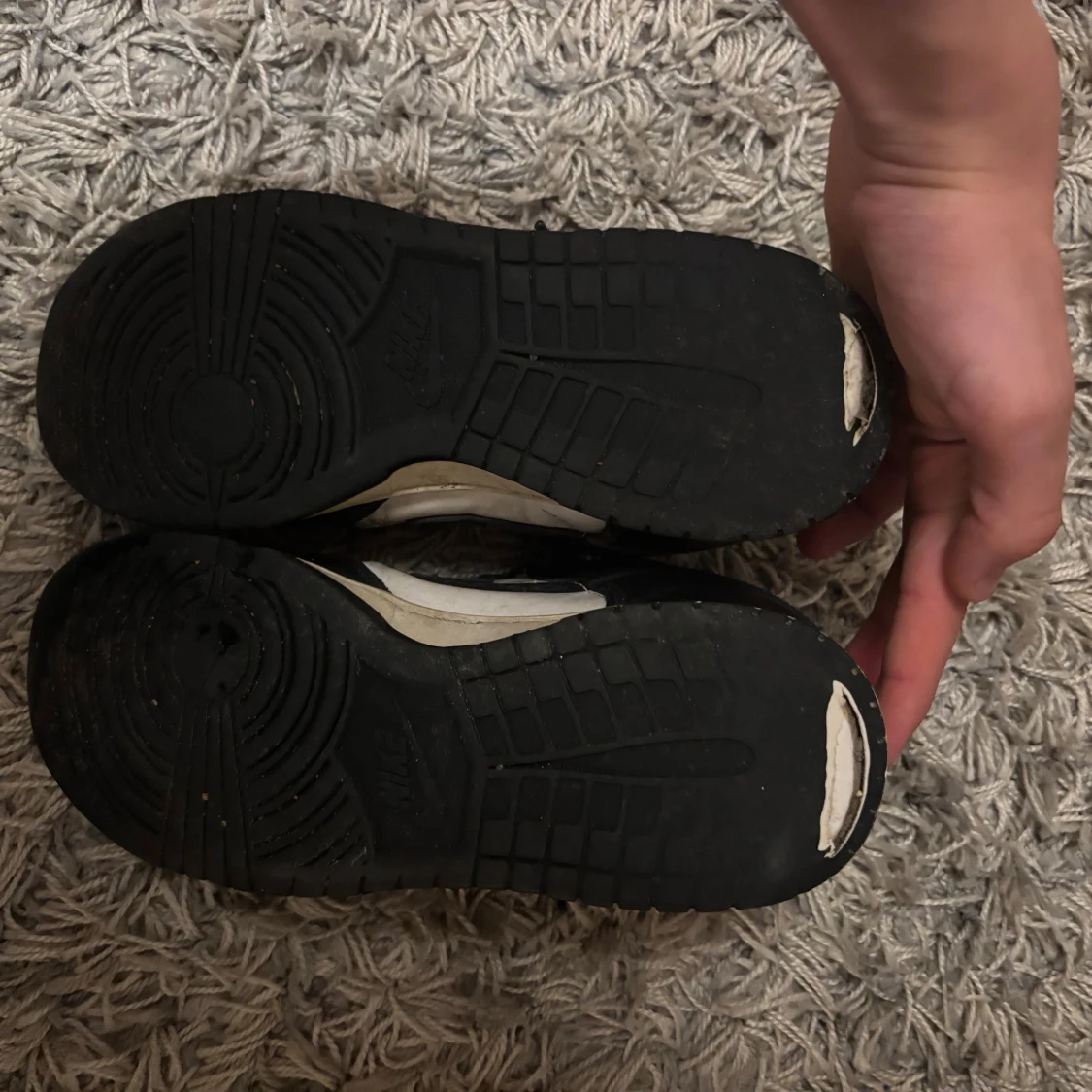 Nike Dunk Low svart/vit sneakers 43 - 4