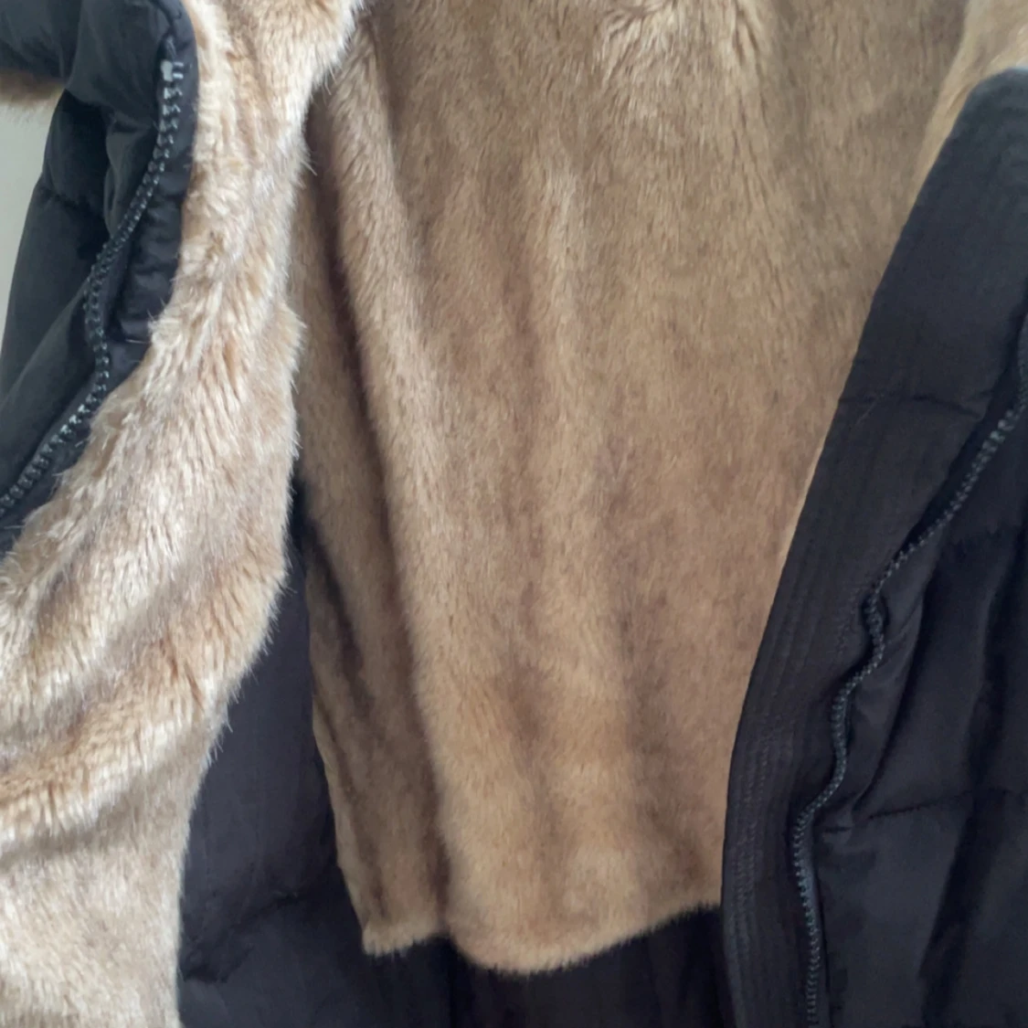 Svart pufferjacka  - 3