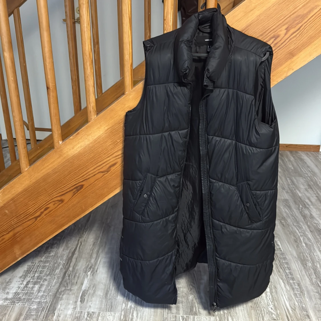 Svart lång dunväst från Vero Moda