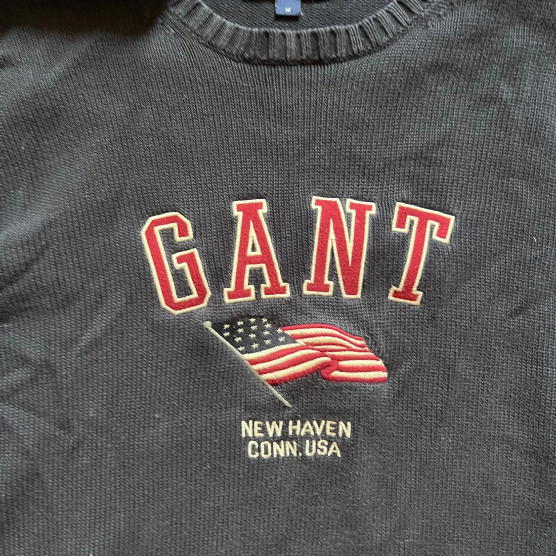 Mörkblå stickad tröja från GANT Medium  - 1