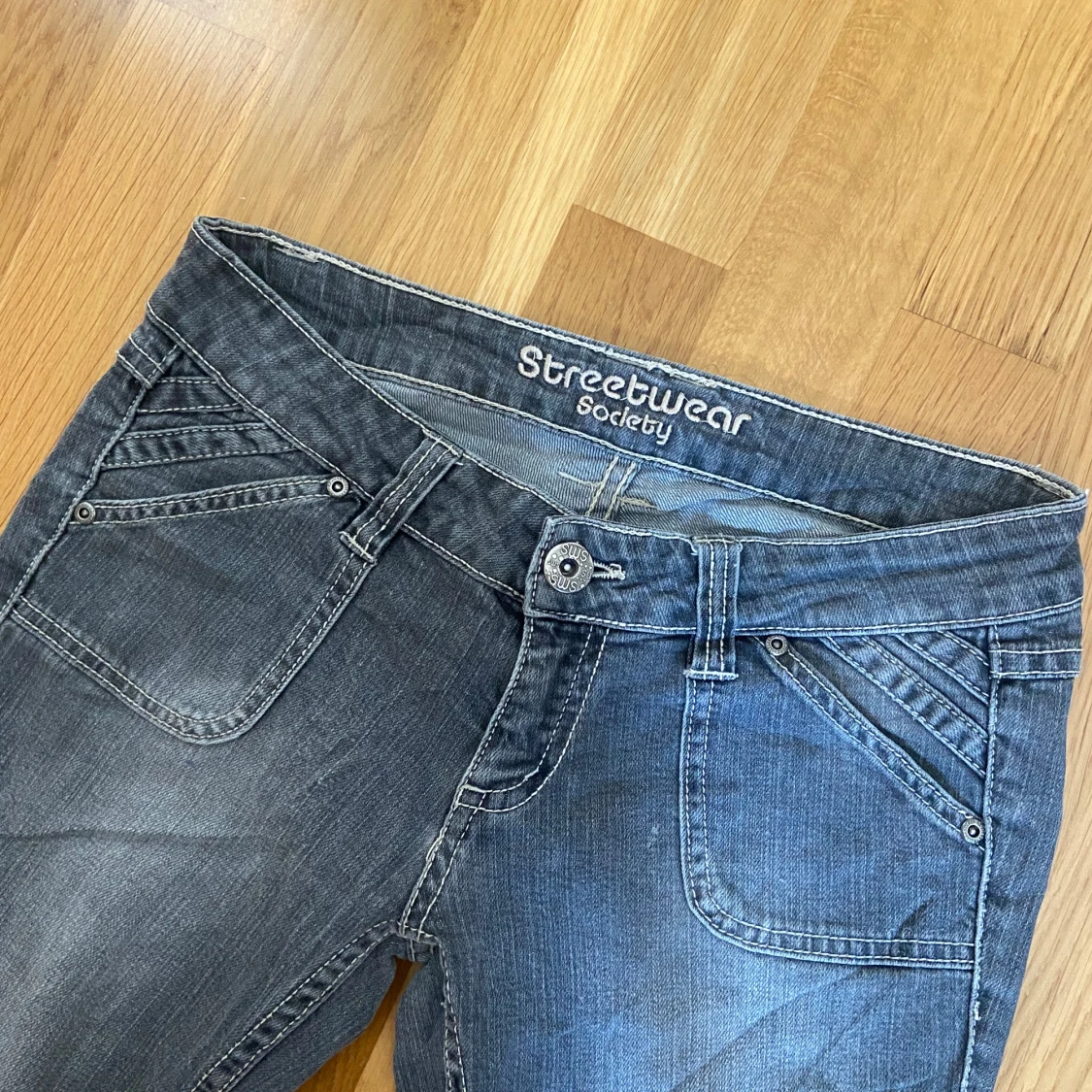 Grå bootcut jeans från Streetwear Society - 1