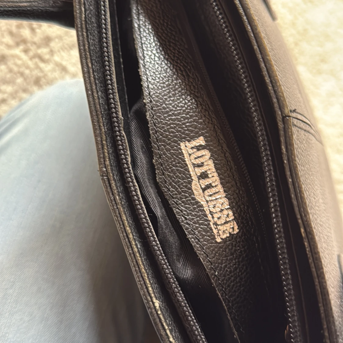 Svart handväska från Lottusse i skinn - 1