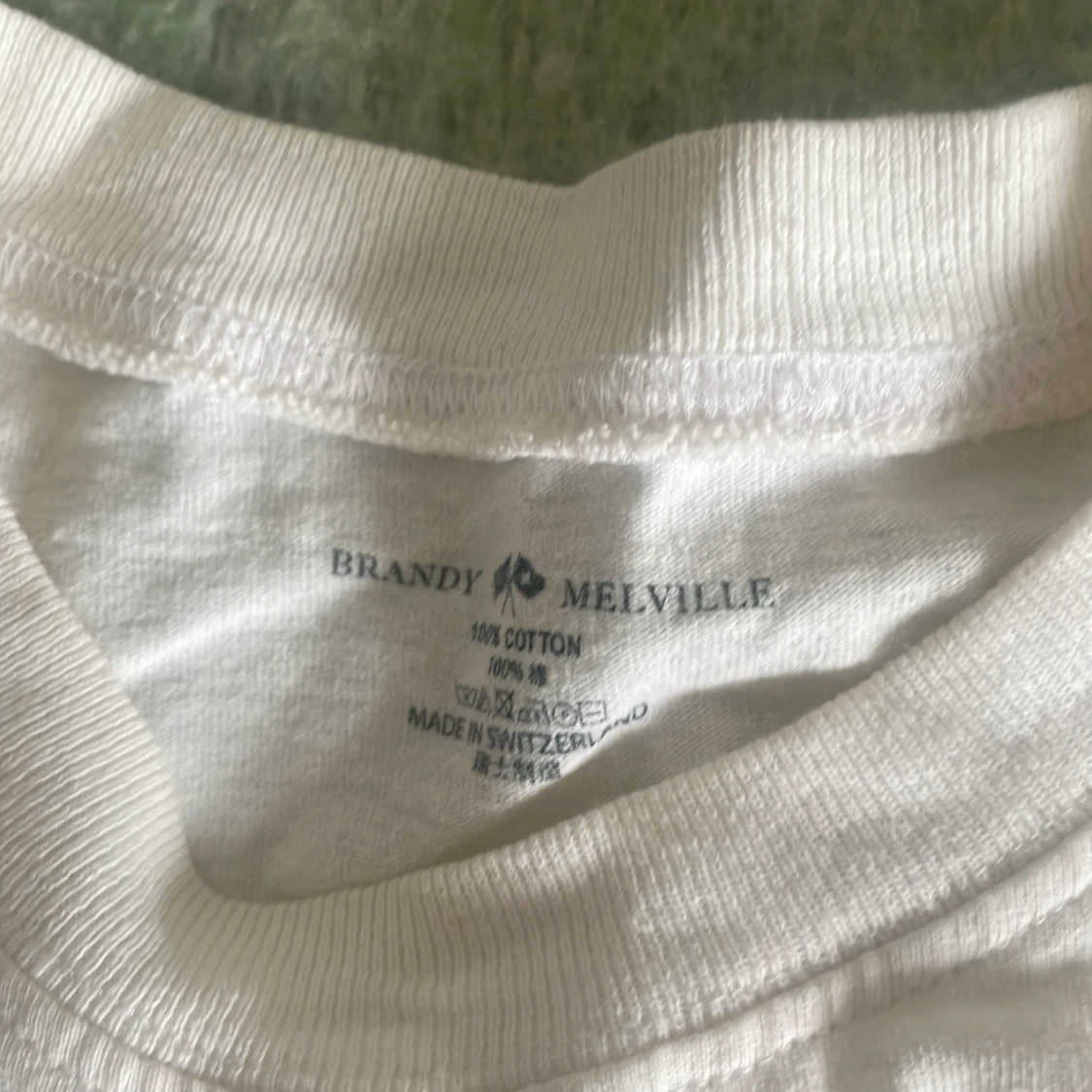 Vit t-shirt Brandy Melville med tryck - 1