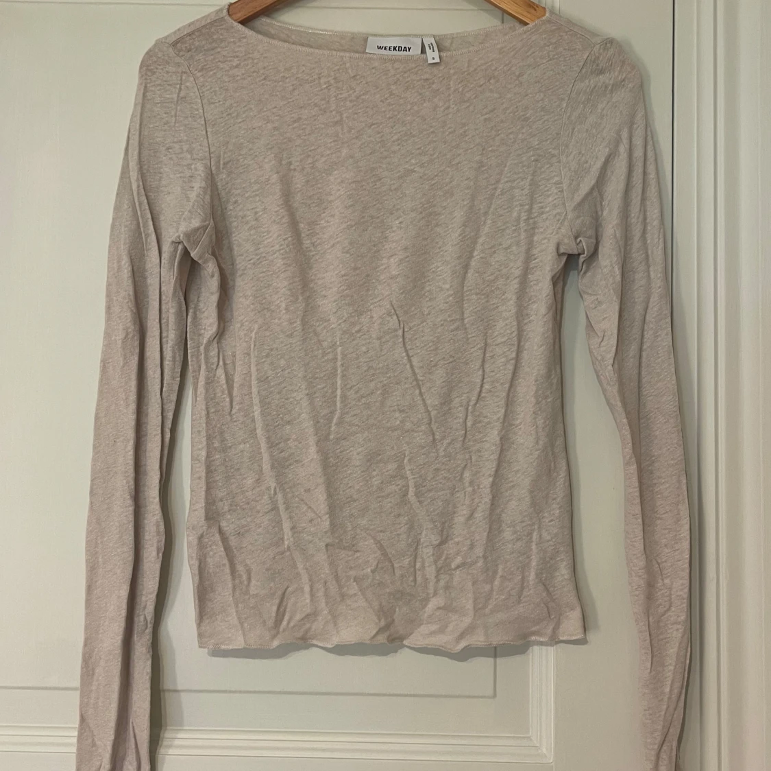 Beige långärmad topp från Weekday