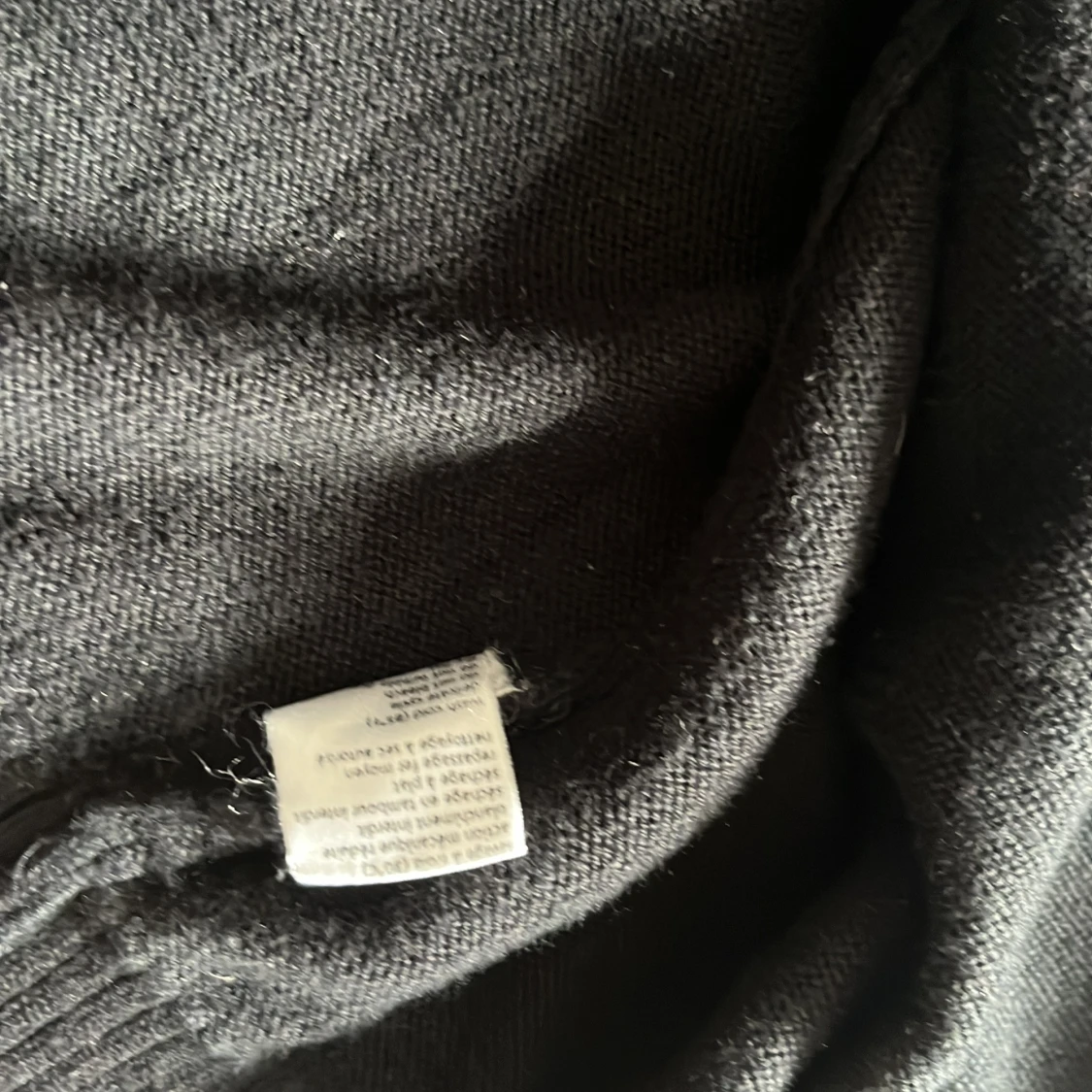 Svart stickad jacka från Lacoste - 4