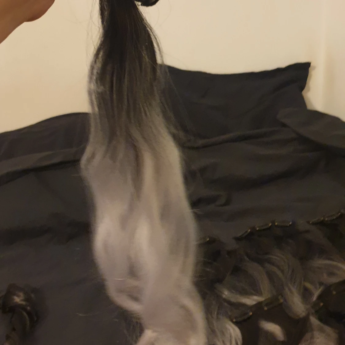 Löshår med clips  - 1