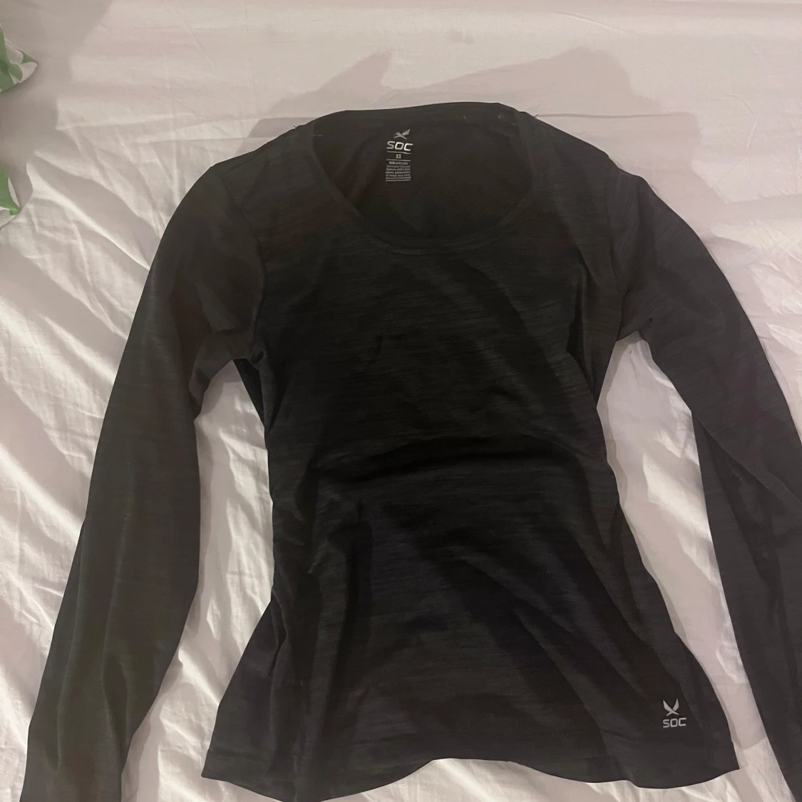 Svart tajt långärmad träningströja SOC - 1