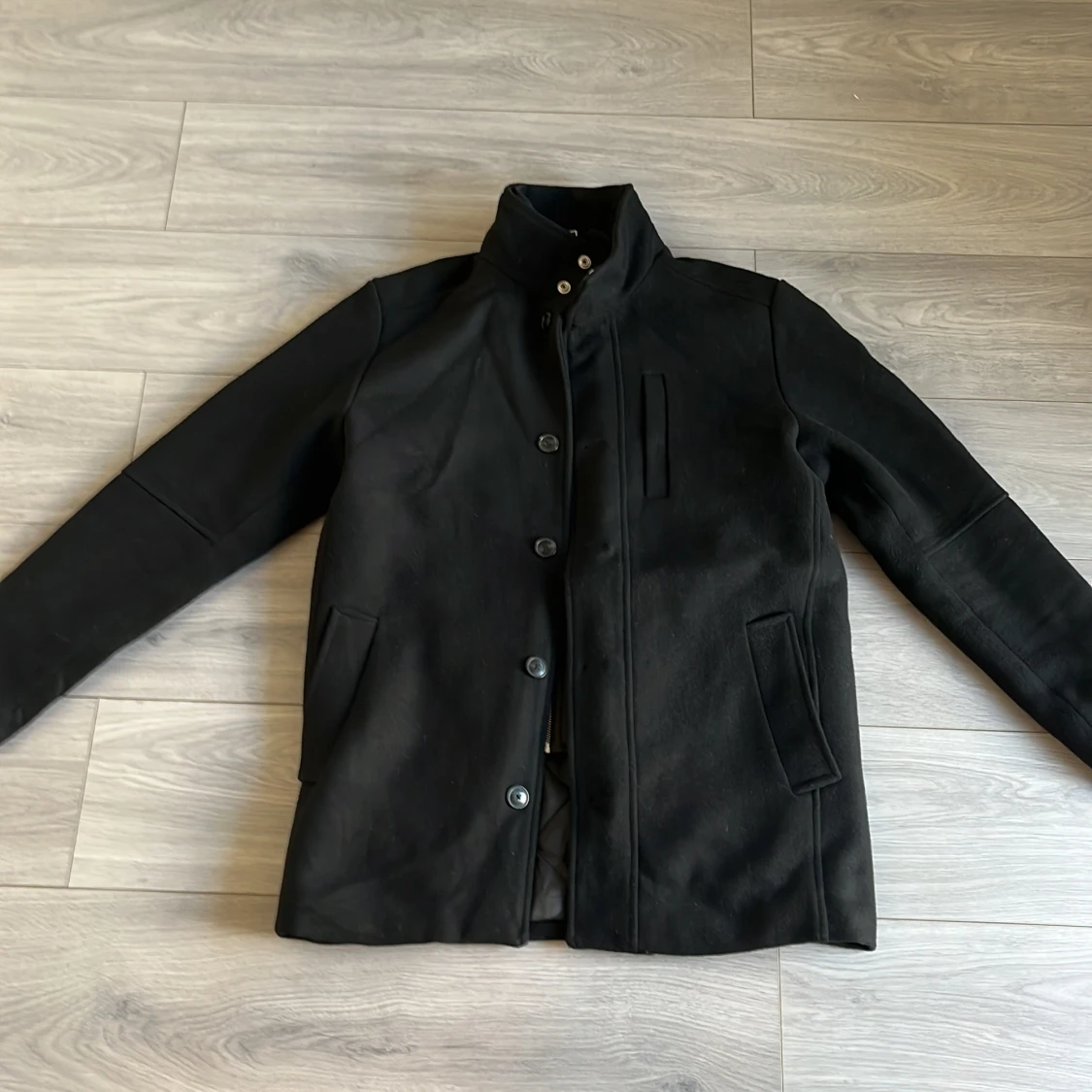 Svart rock från Jack & Jones, storlek L