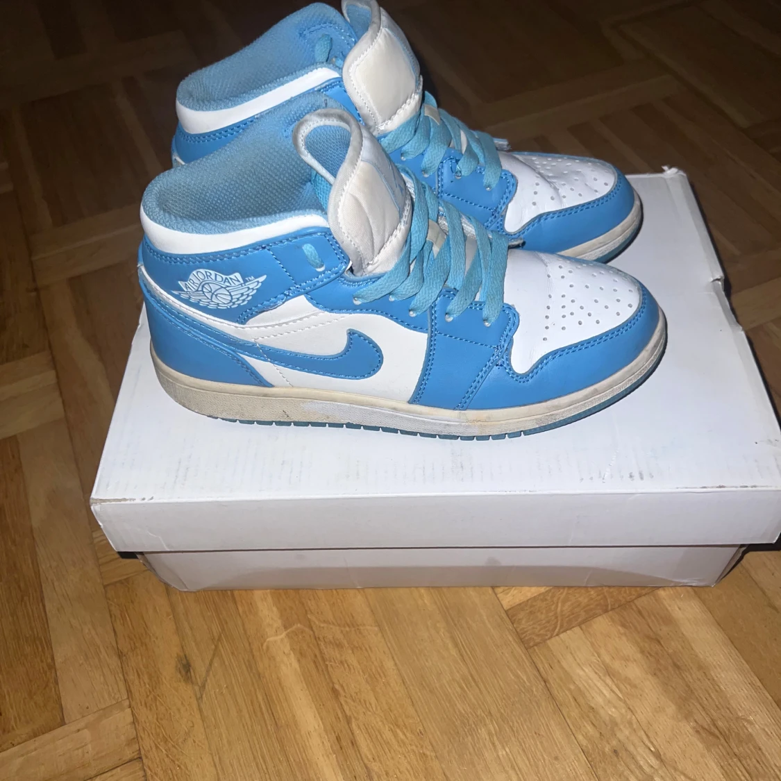 Nike Air Jordan 1 Mid blå/vit