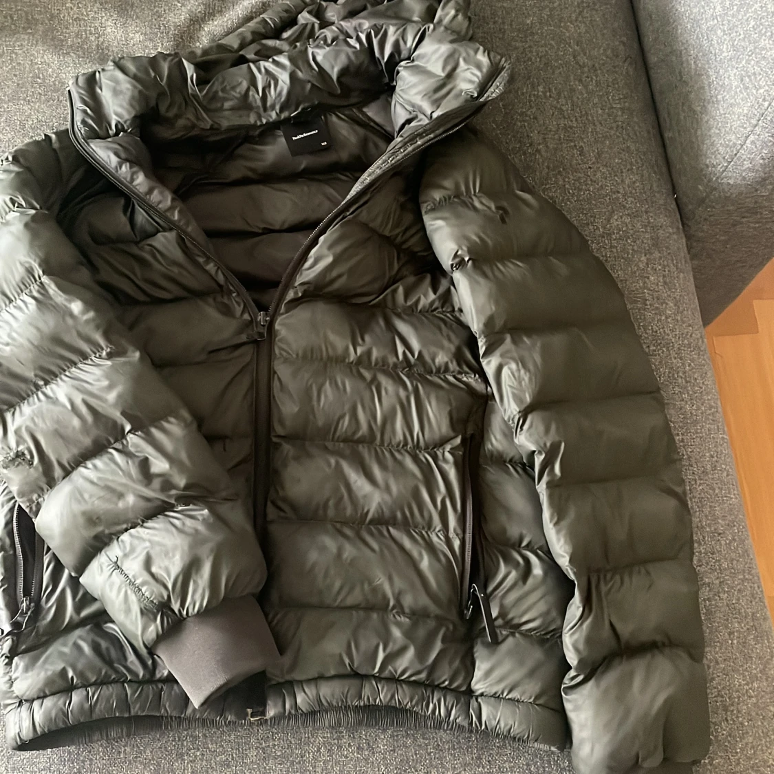 Mörkgrön dunjacka Peak Performance (160)