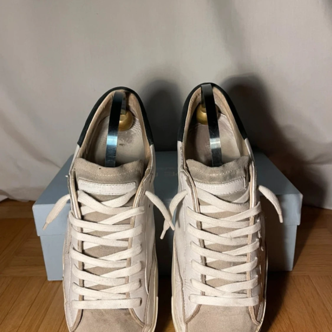 Philippe Model vita sneakers i skinn - 1