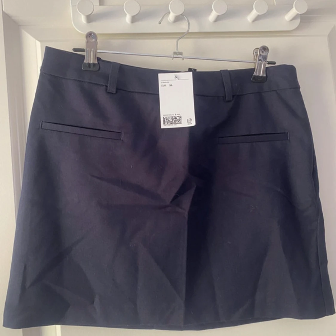 Mörkblå kostymkjol