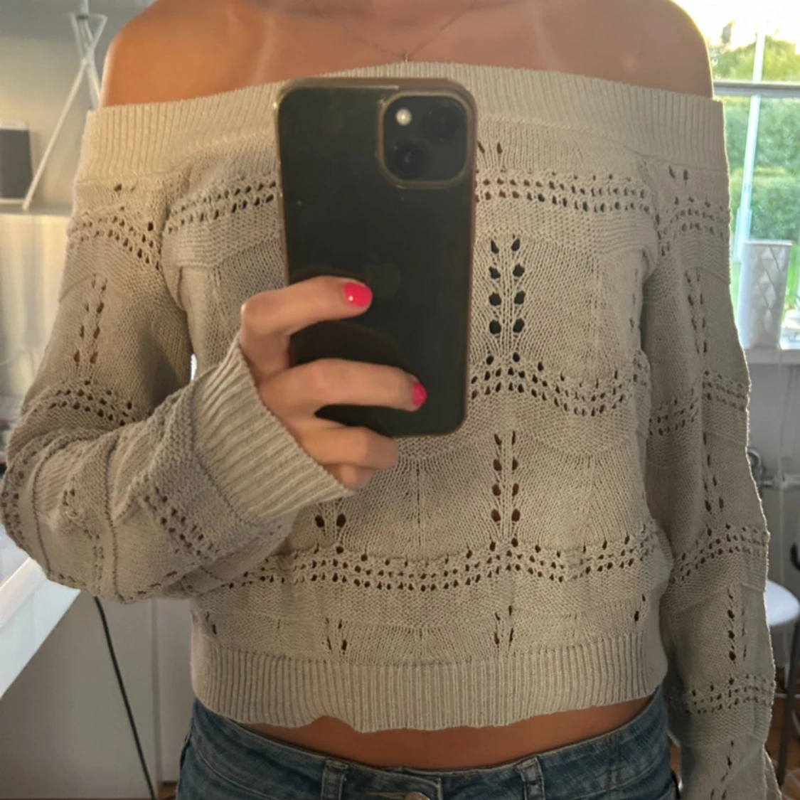 Beige offshoulder stickad tröja - 1