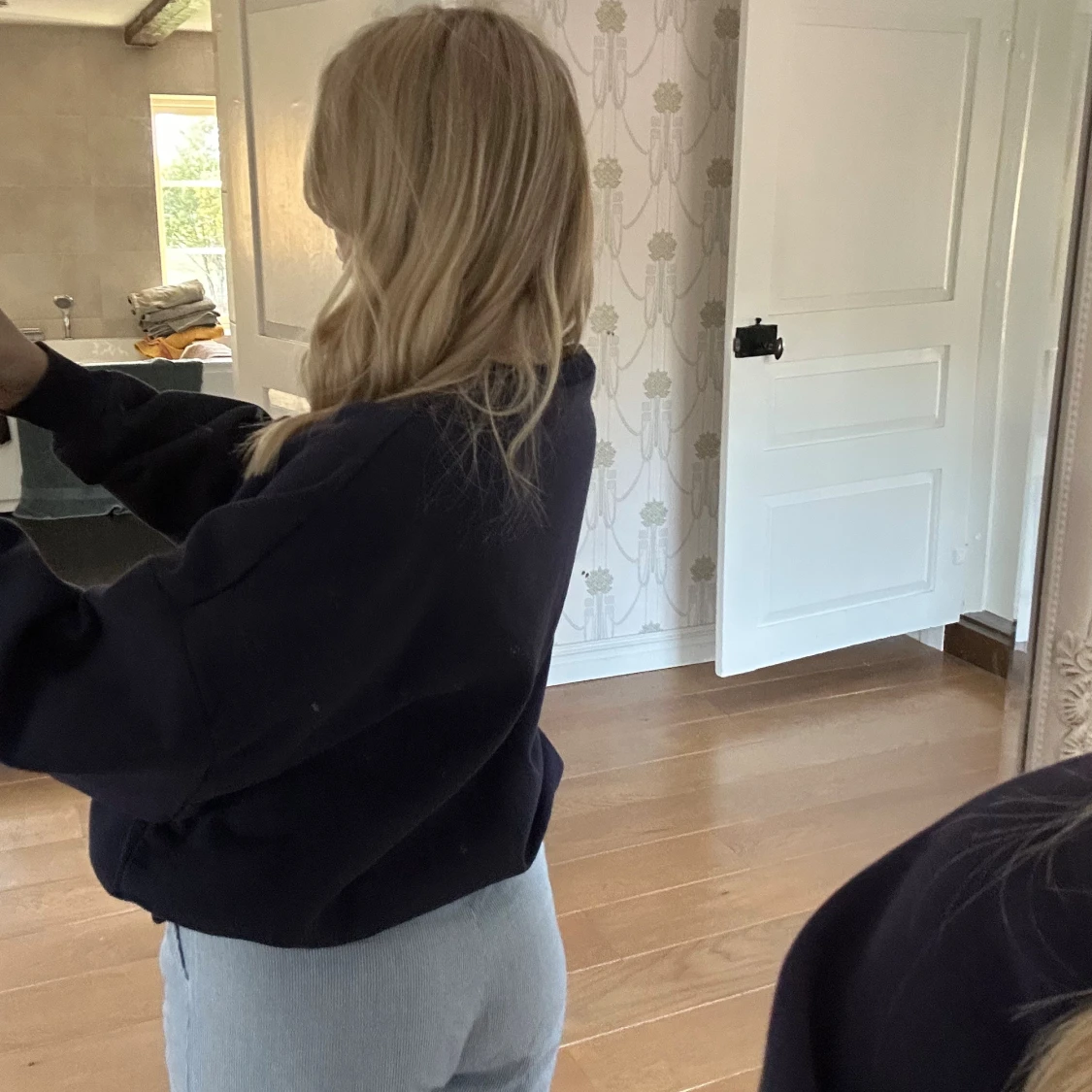 Mörkblå oversized sweatshirt - 1