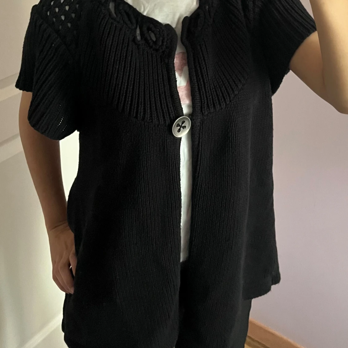 Svart stickad kofta från ByShe - 1