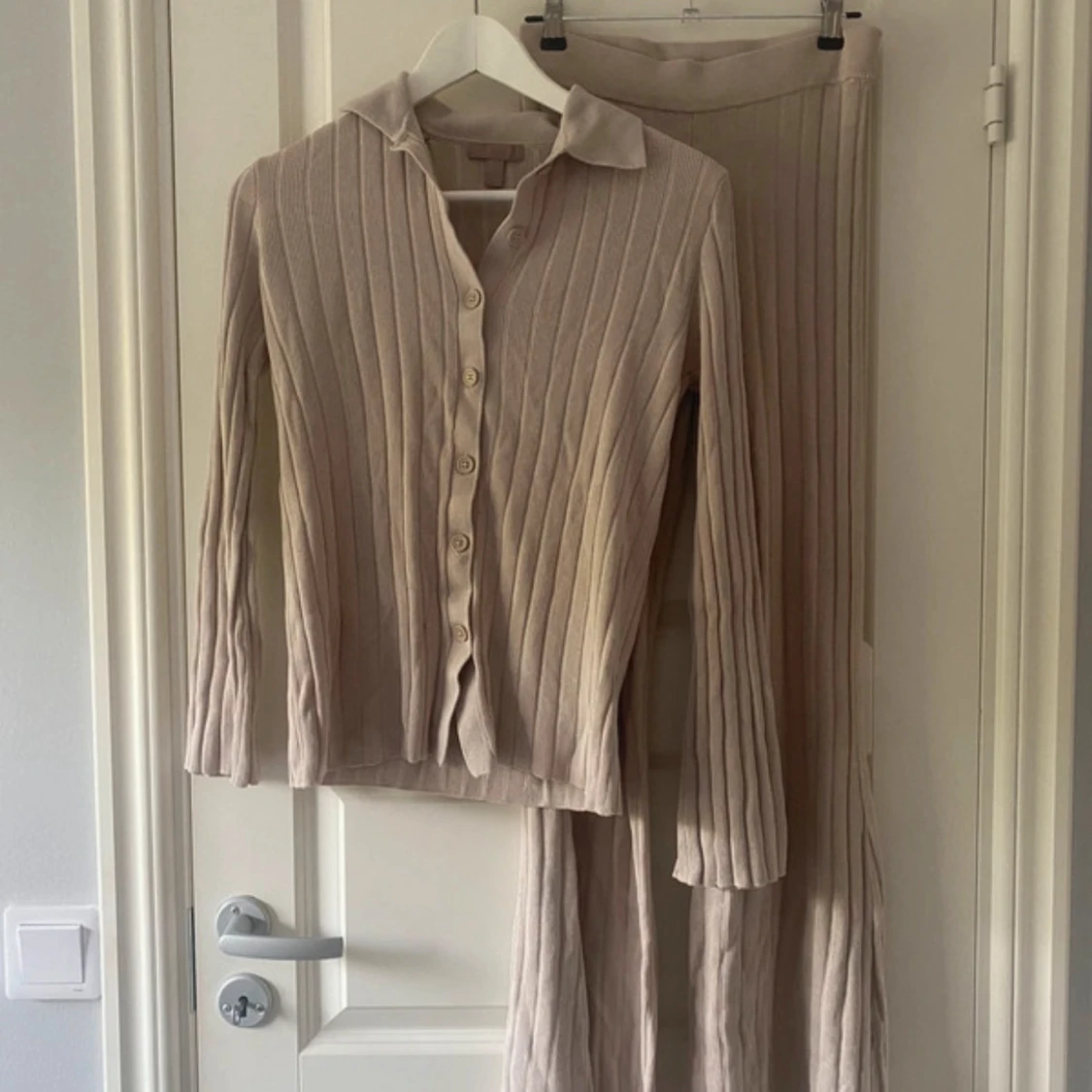 Beige ribbad set från H&M