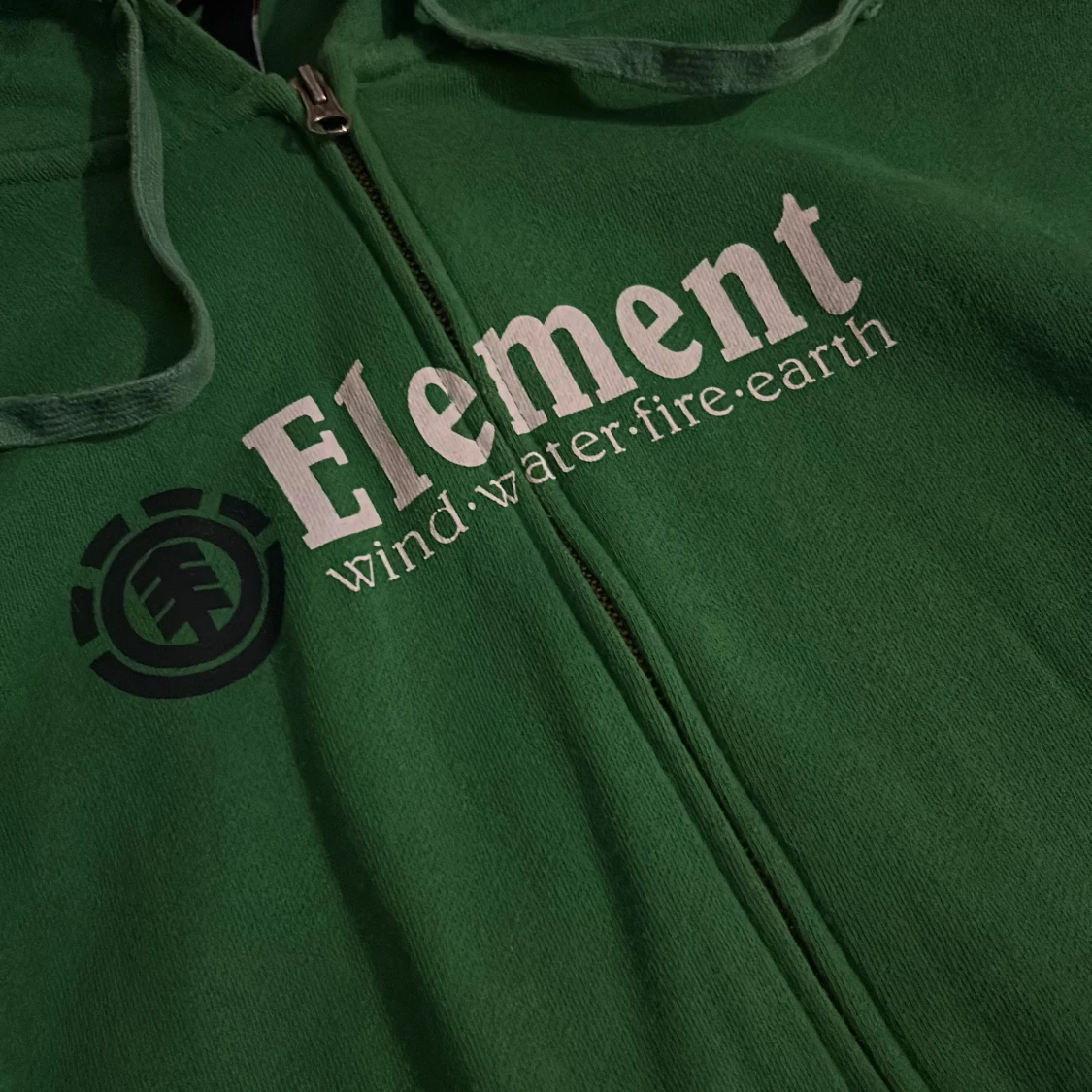 Grön hoodie från Element med tryck - 3