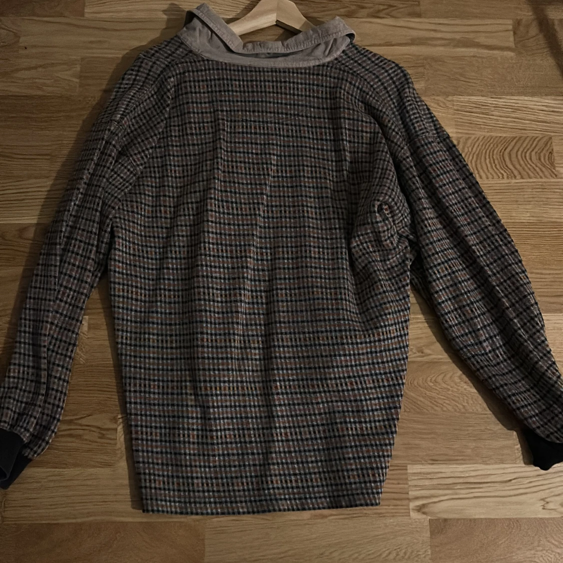 Rutig pikétröja från GANT i bomull - 1