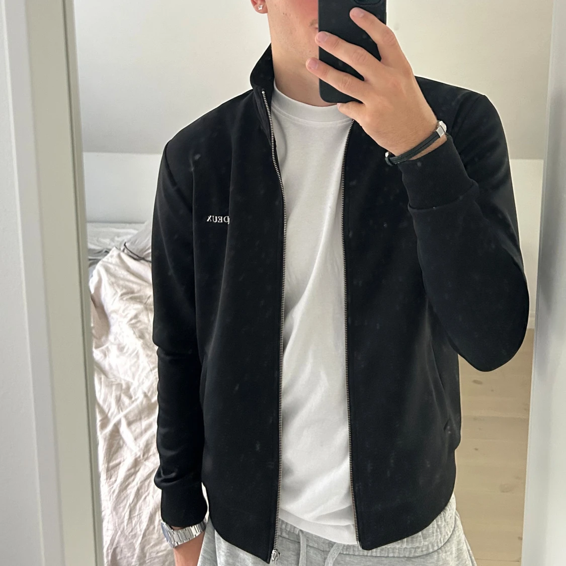 Svart zip tröja från Les Deux - 3