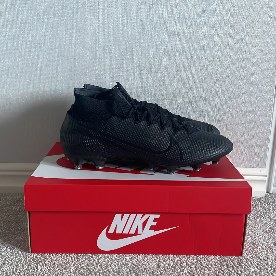 Svarta Nike fotbollsskor med snörning - 2