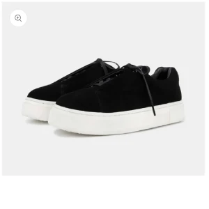 Svarta Eytys - Säljer dessa Eytys!! Sparsamt använda 💛💛