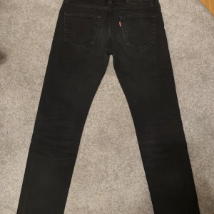 Levis 502 jeans svart - Ett par svarta Levis 502 jeans, storlek W29 L30. Inga defekter.