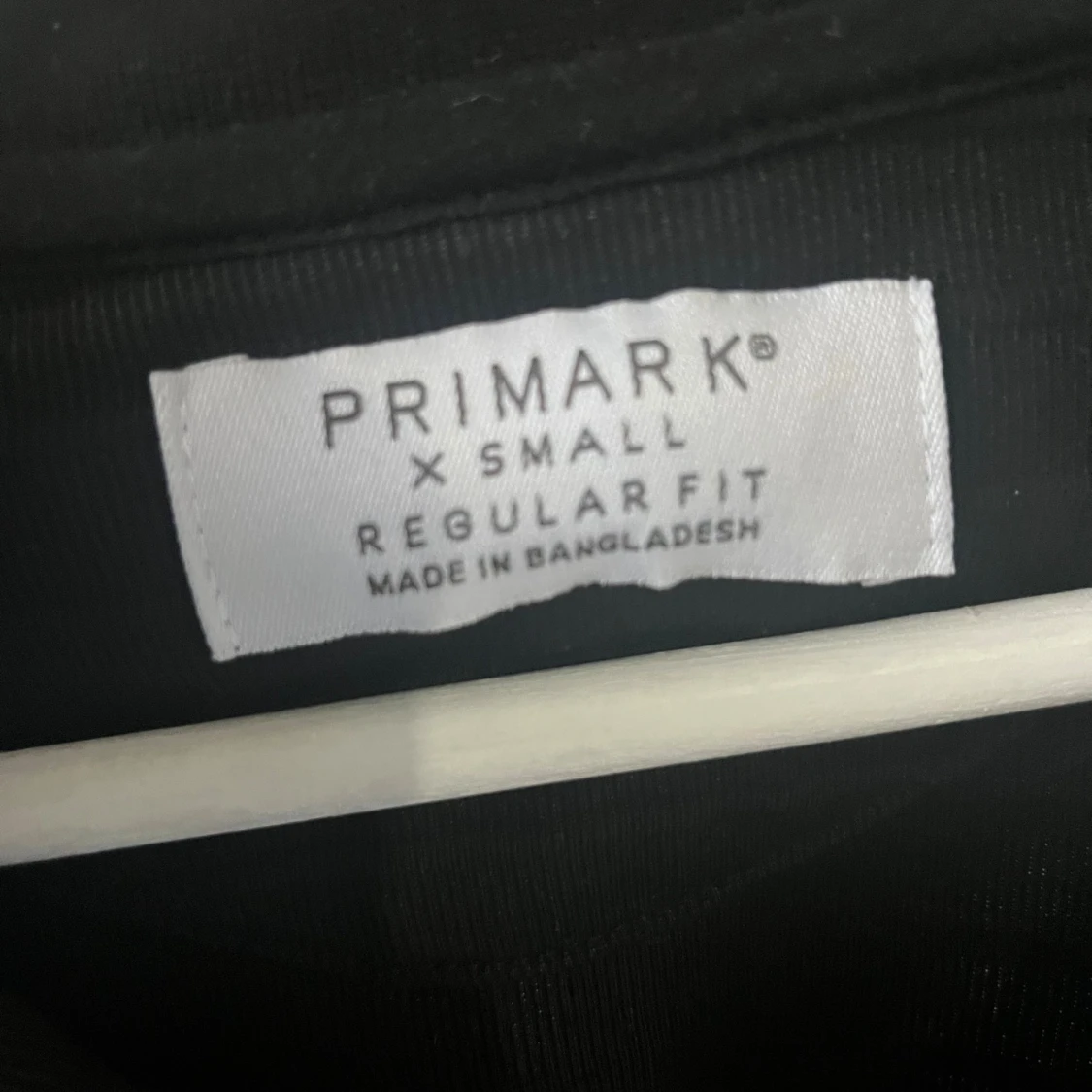 Svart pikétröja med dragkedja  - 2