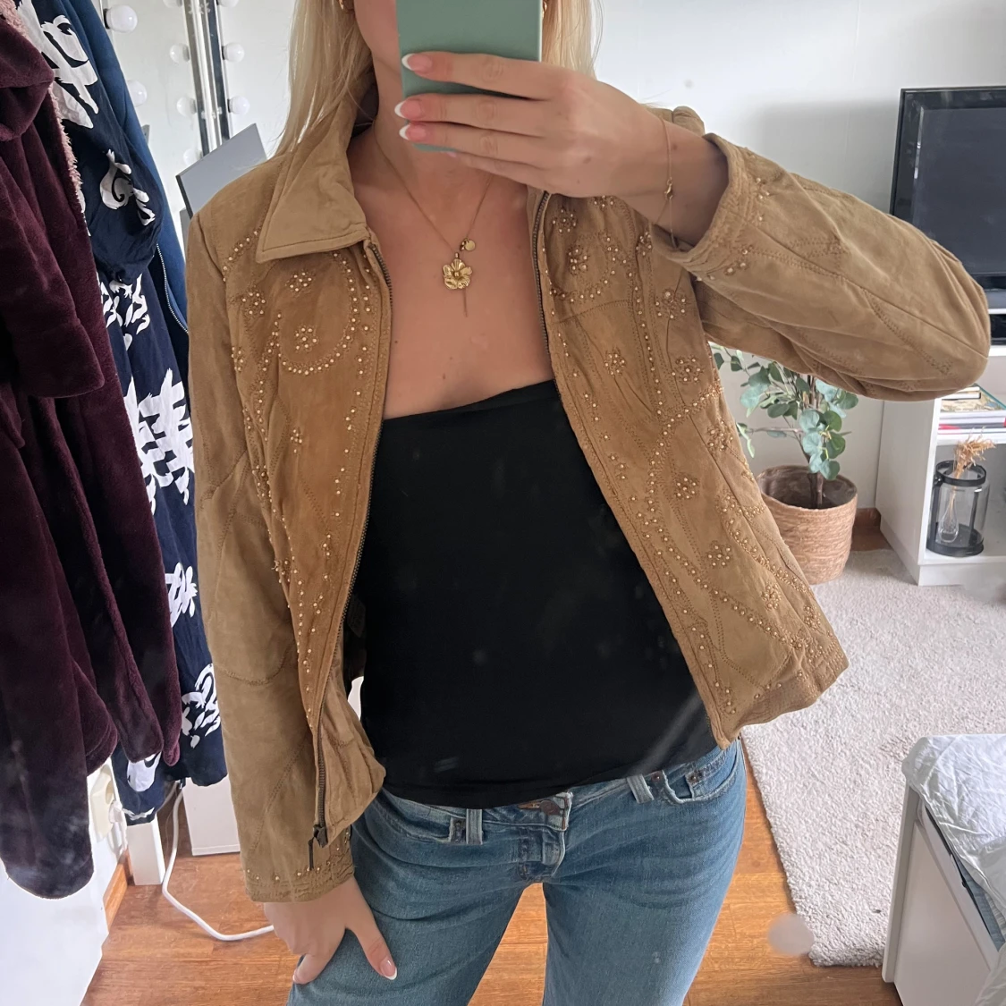 Beige mockajacka med pärldetaljer S - 1