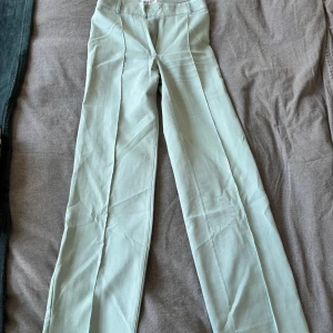 Mintgröna kostymbyxor från Madlady - Snygga mintgröna byxor från Madlady💖