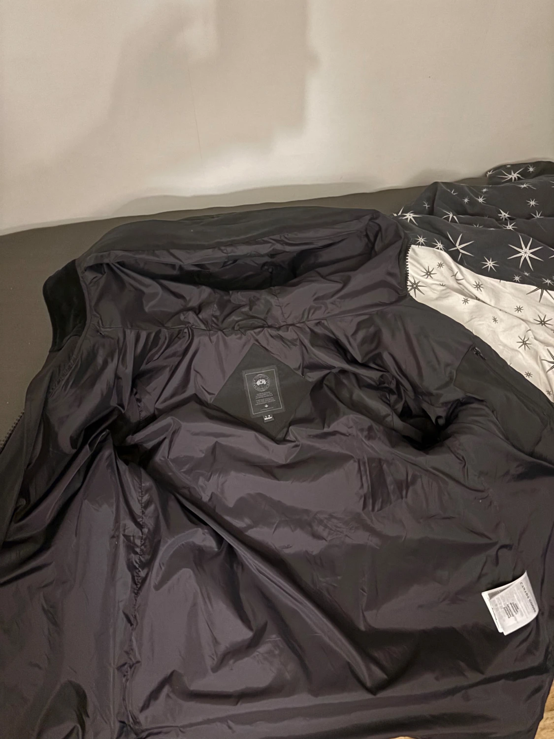 Svart pufferjacka från Canada Goose - 2