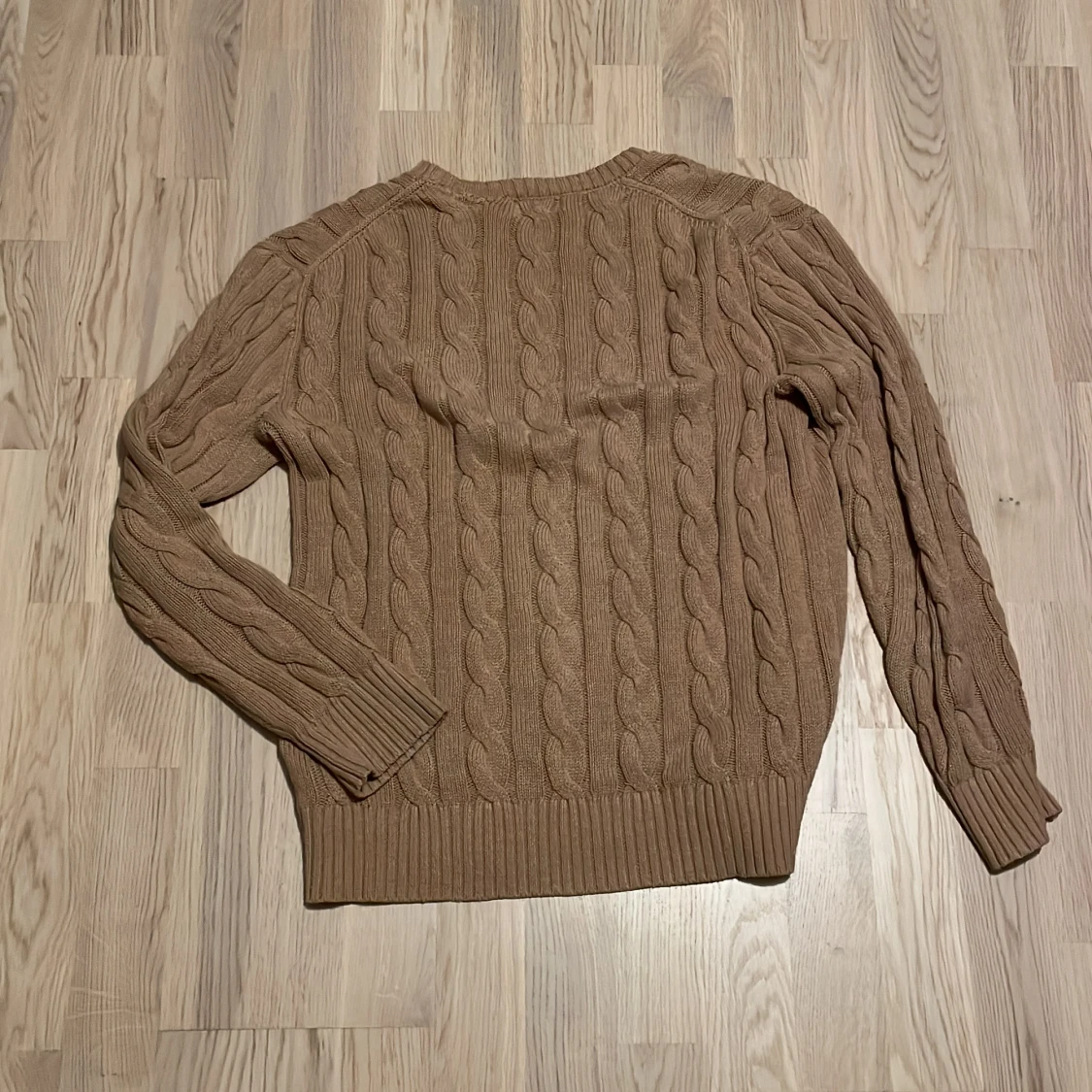 Beige kabelstickad tröja från Polo Ralph Lauren - 90