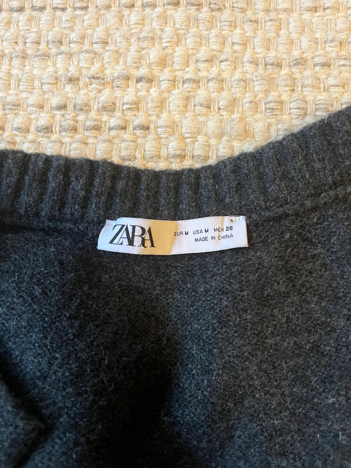 Mörkgrå cardigan jacka från Zara - 1