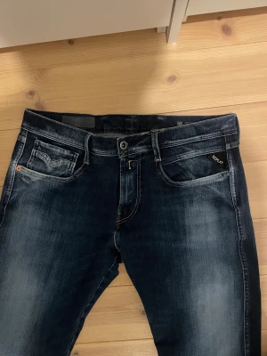 Replay Anbass Jeans - Replay Anbass jeans i mycket bra skick, inga defekter. W33 L34