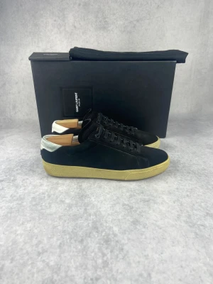 Saint Laurent SL/06 sneaker - – Condition: 8/10  – What is included: Only sneakers  – Retail price: Over 700 euro
