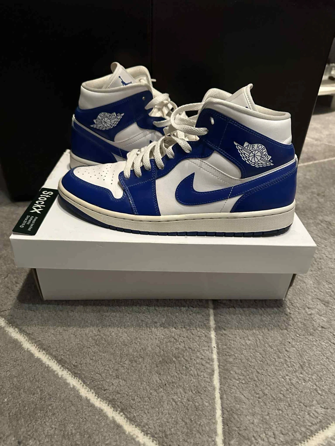 Nike Air Jordan 1 mid kentucky blue