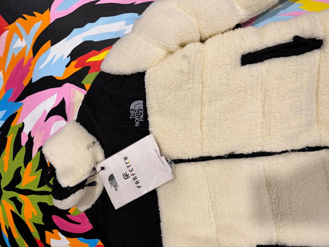 Vit teddyjacka från The North Face - 1