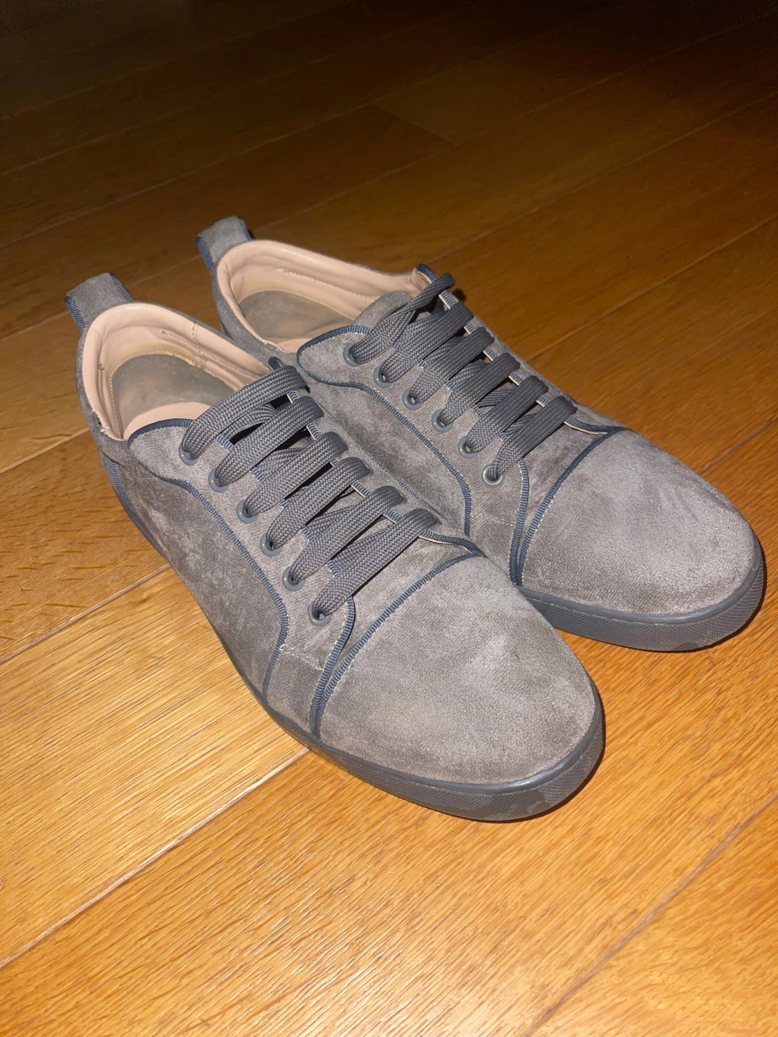 Christian Louboutin Mocka grå