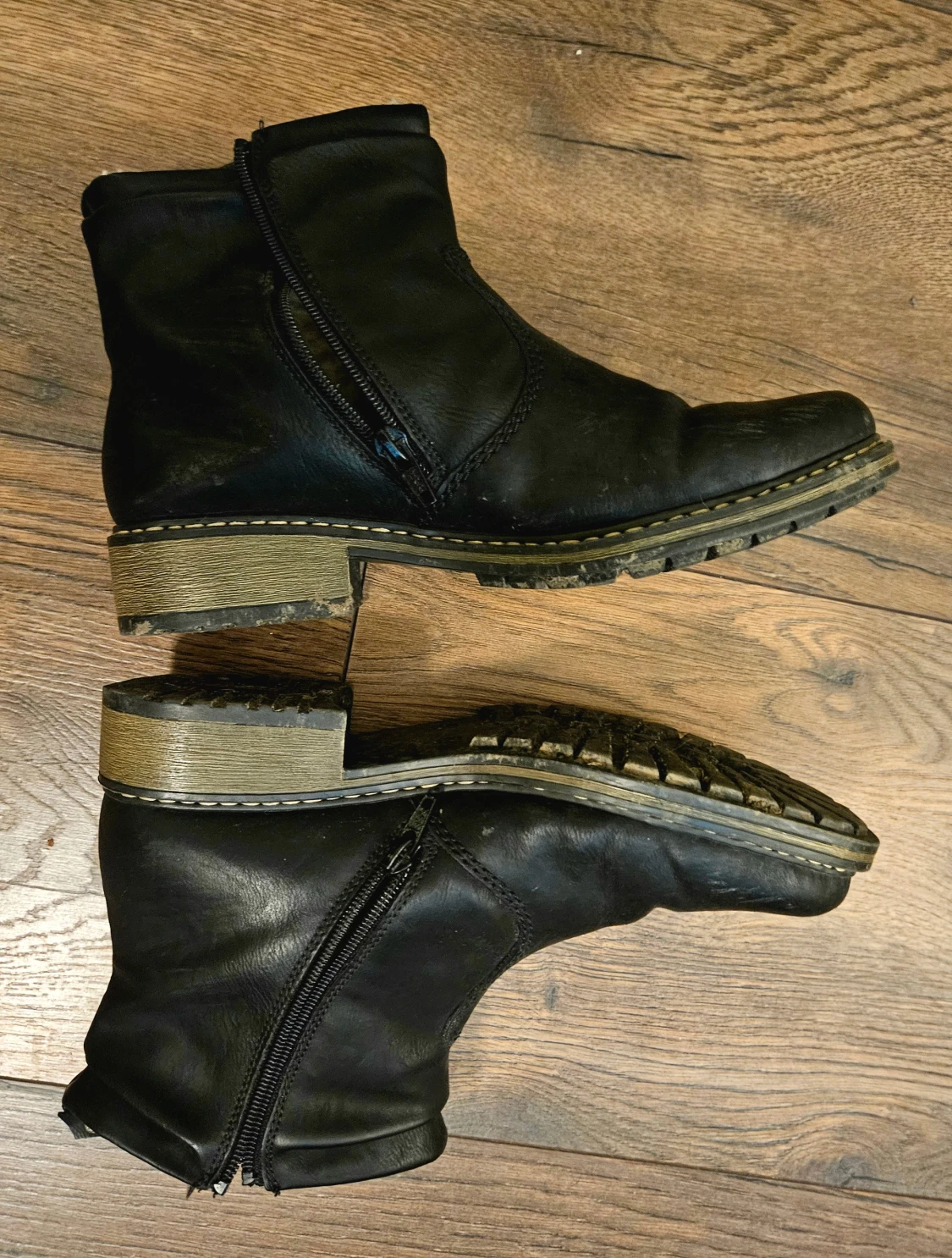 Svarta boots från Rieker med dragkedja - 1