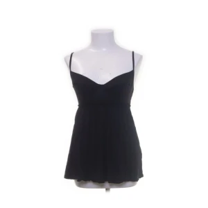 FESTTOPP - Fin festtopp köpt på sellpy. Nypris:300 säljer för 200 kan kanske tänka mig att gå ner i pris🩷