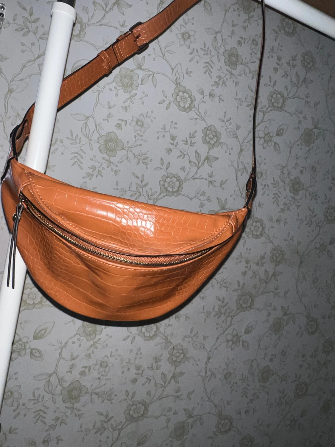 Brun axelväska i croco-imitation - 6