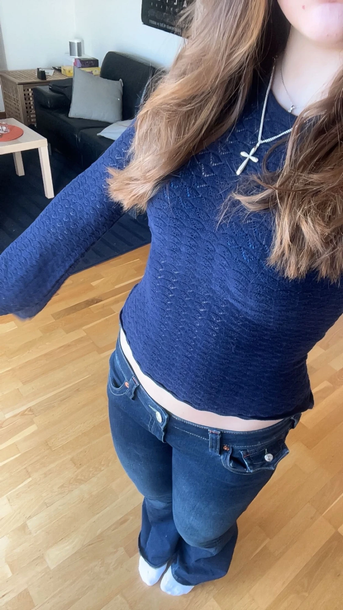 Mörkblå stickad topp från AWARE