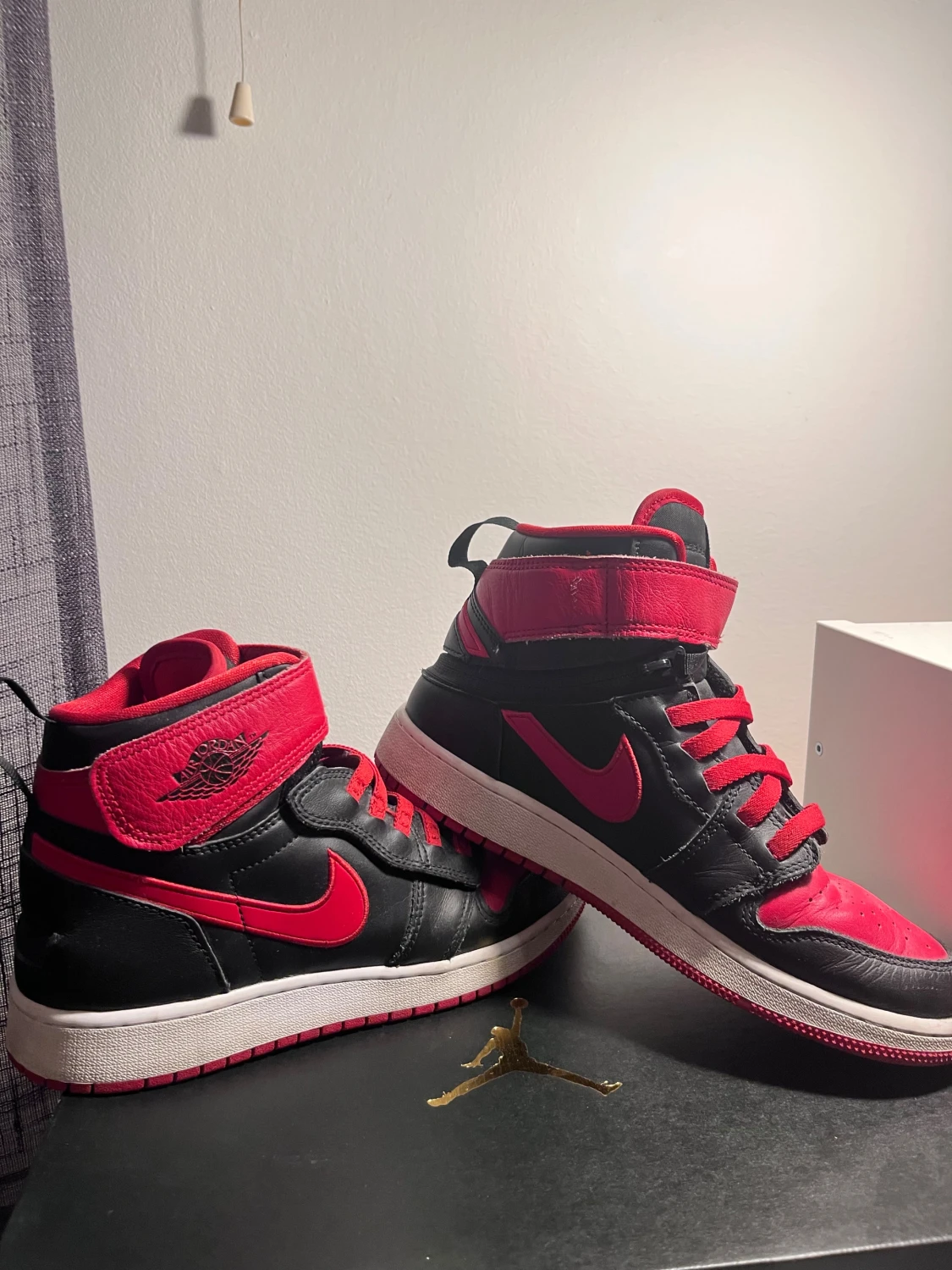 Nike Air Jordan 1 Hi FlyEase röd/svart