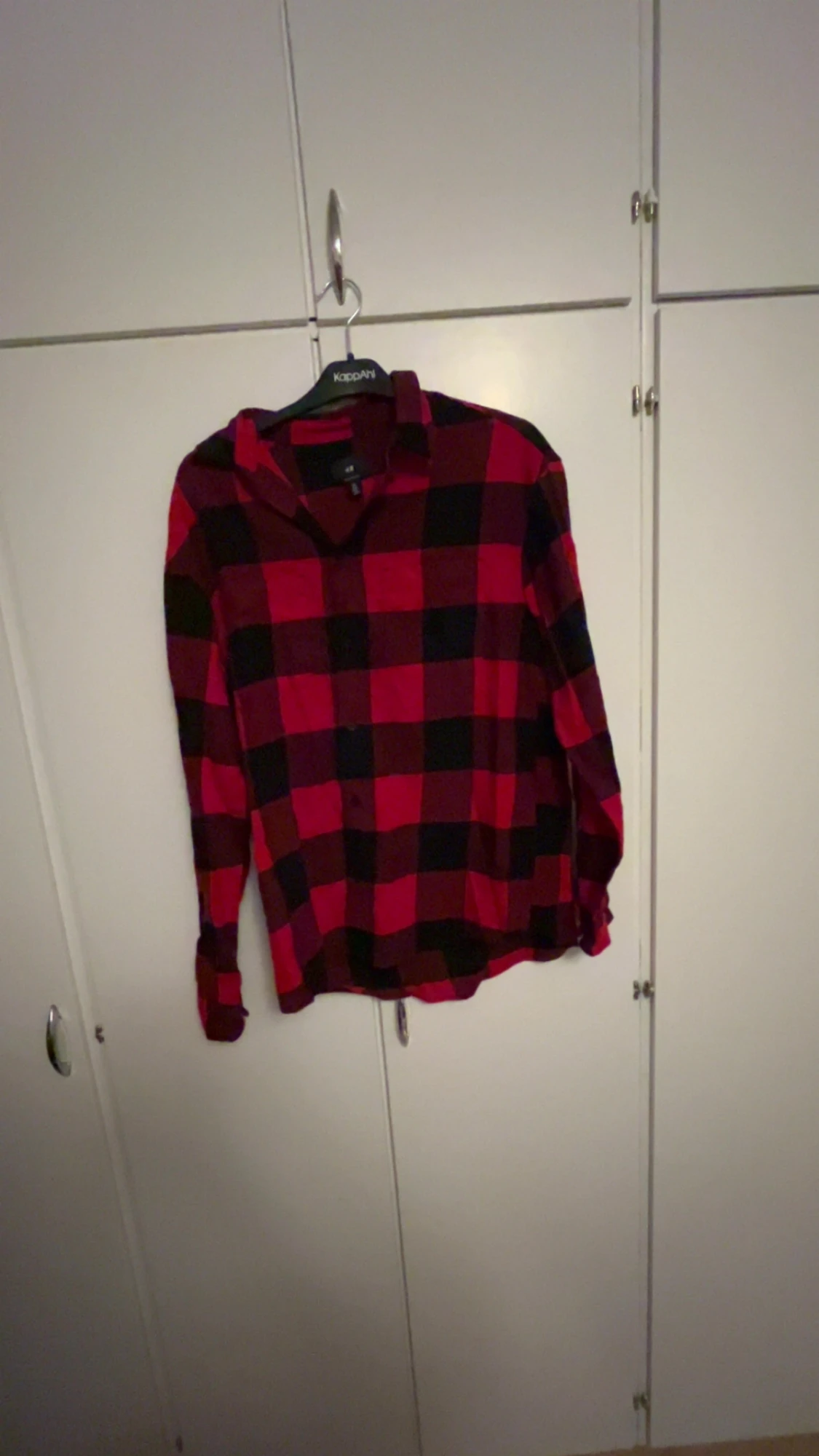 Röd och svart rutig skjorta H&M